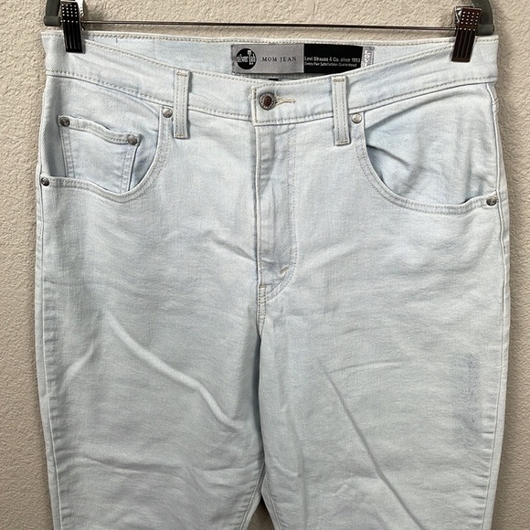Levis Silver Tab Mom Jean Light Wash High Rise Sz 32 - Picture 3 of 14
